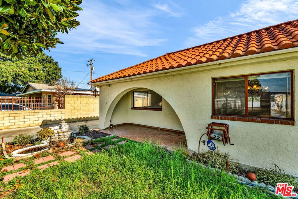 1514 S California Avenue