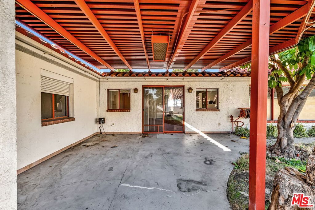 1514 S California Avenue