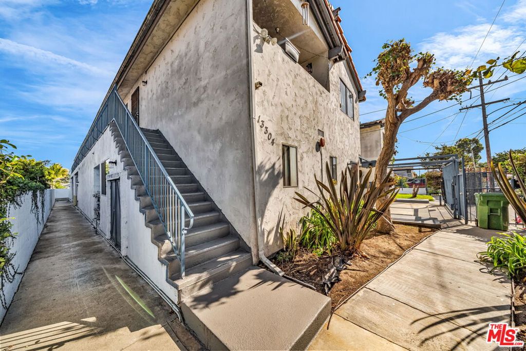 13308 Roselle Avenue