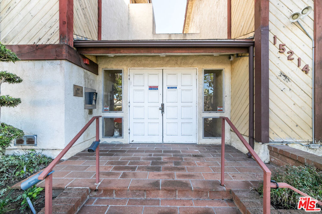 15214 S Raymond Avenue 111