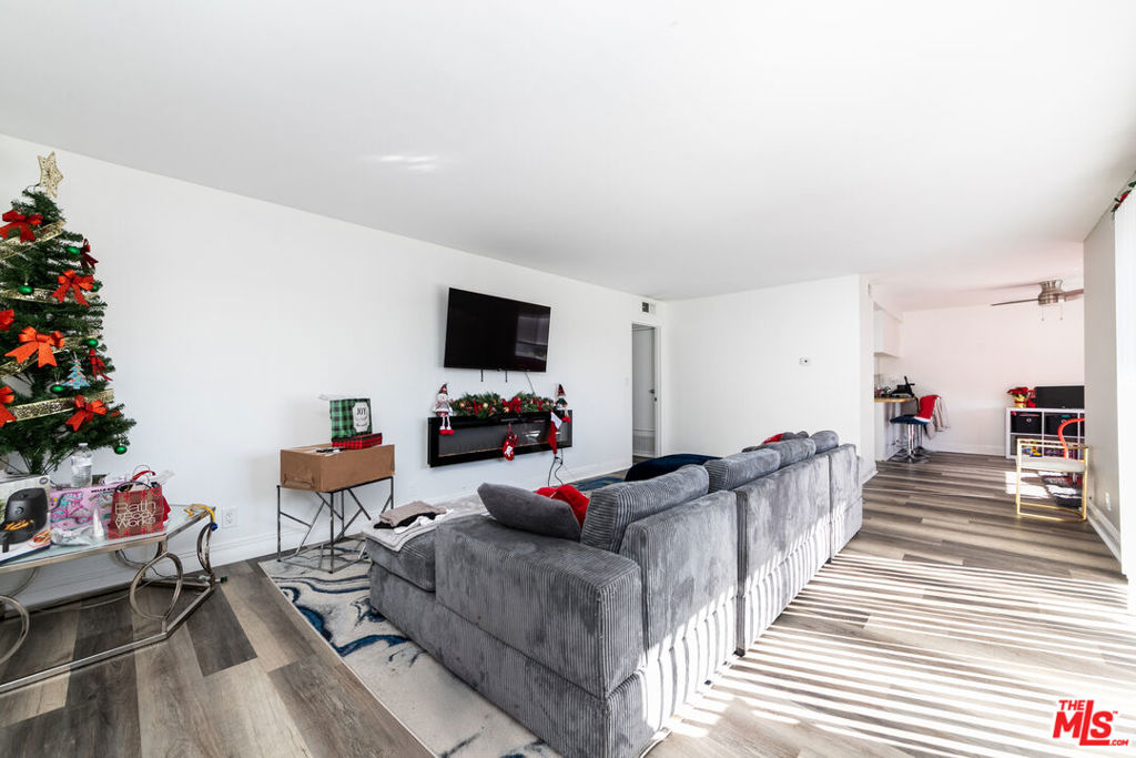 15214 S Raymond Avenue 111