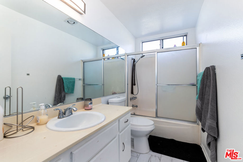 15214 S Raymond Avenue 111