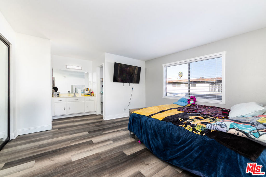 15214 S Raymond Avenue 111