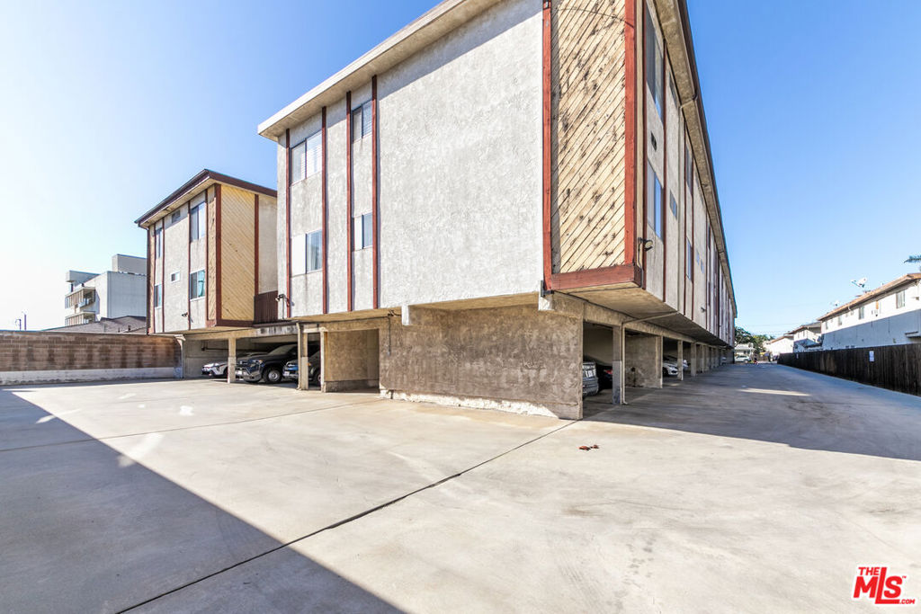 15214 S Raymond Avenue 118