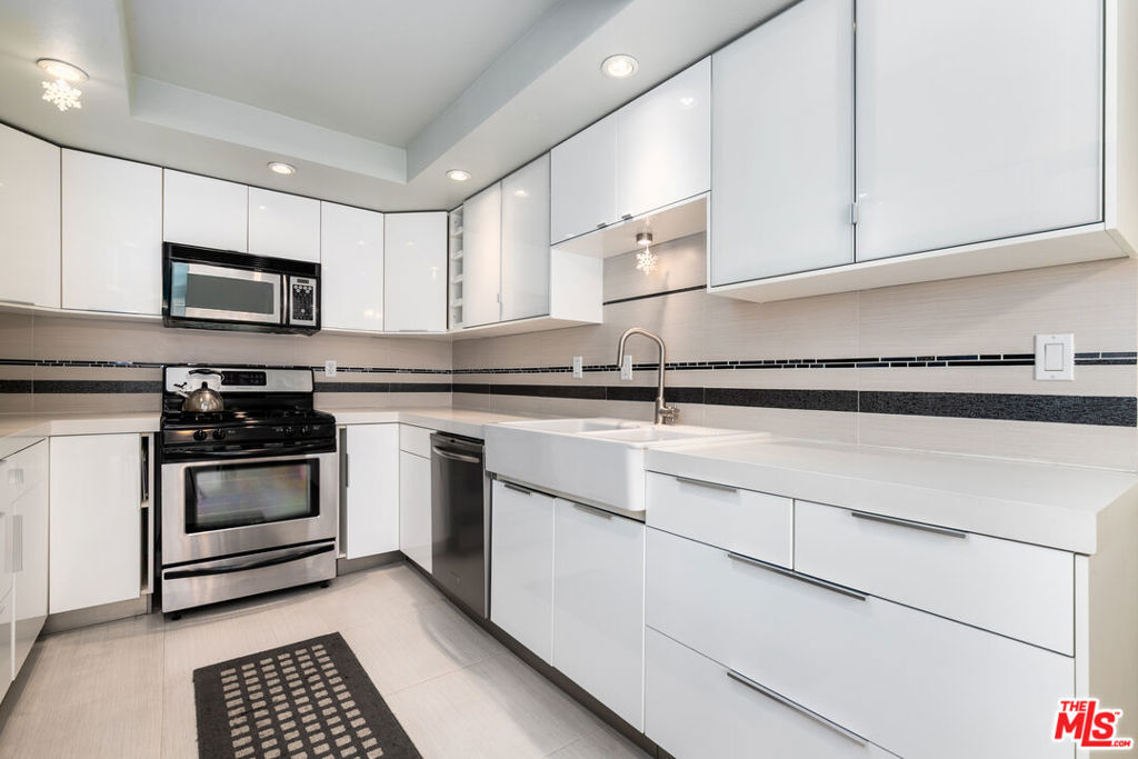 15214 S Raymond Avenue 118