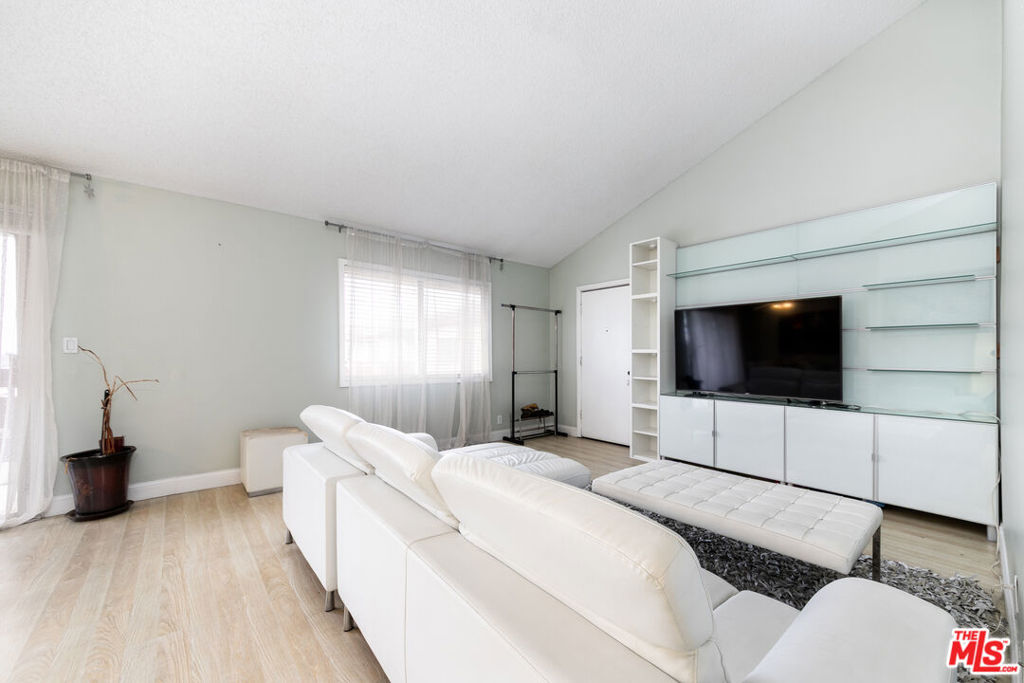 15214 S Raymond Avenue 118