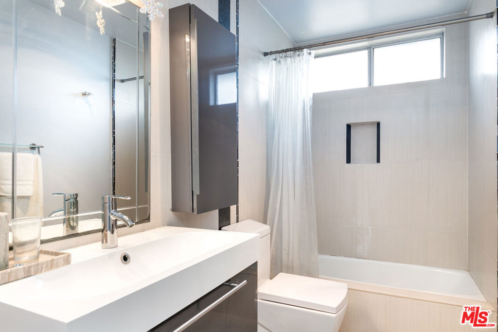 15214 S Raymond Avenue 118