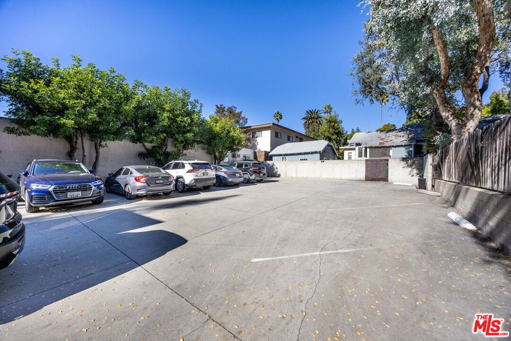 275 E California Boulevard