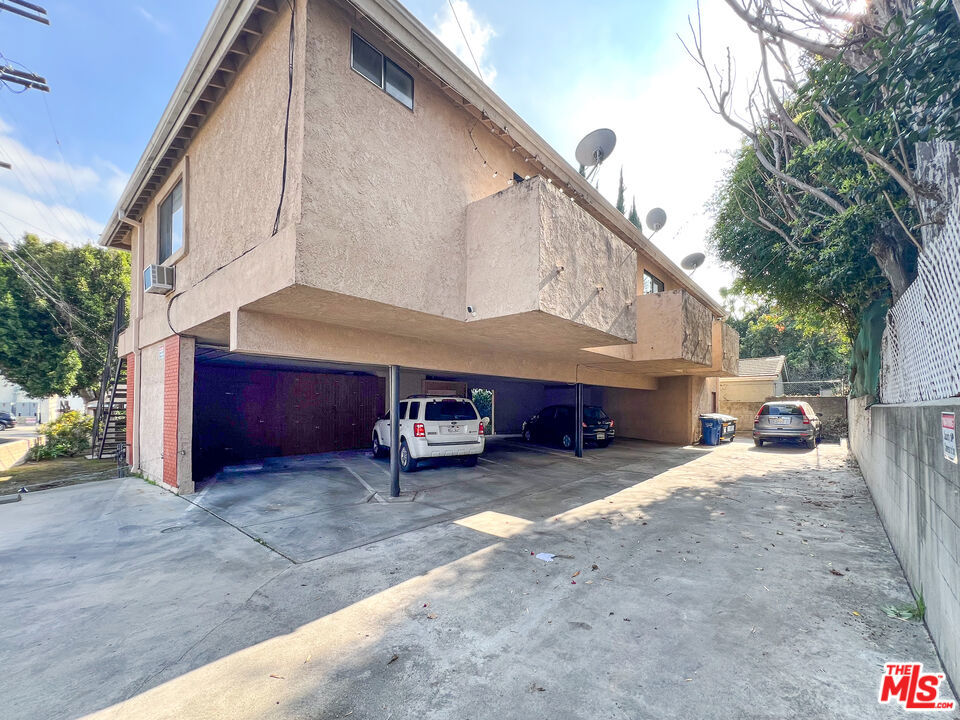 4189 Greenbush Avenue