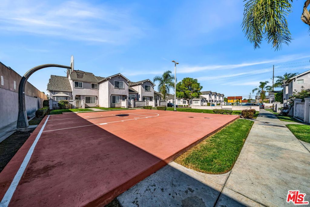 820 W Compton Boulevard 17