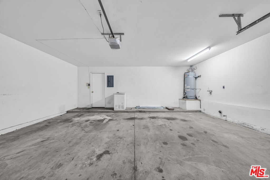 820 W Compton Boulevard 17