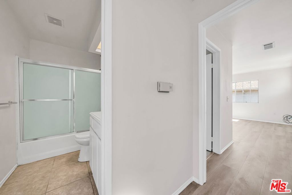 820 W Compton Boulevard 17