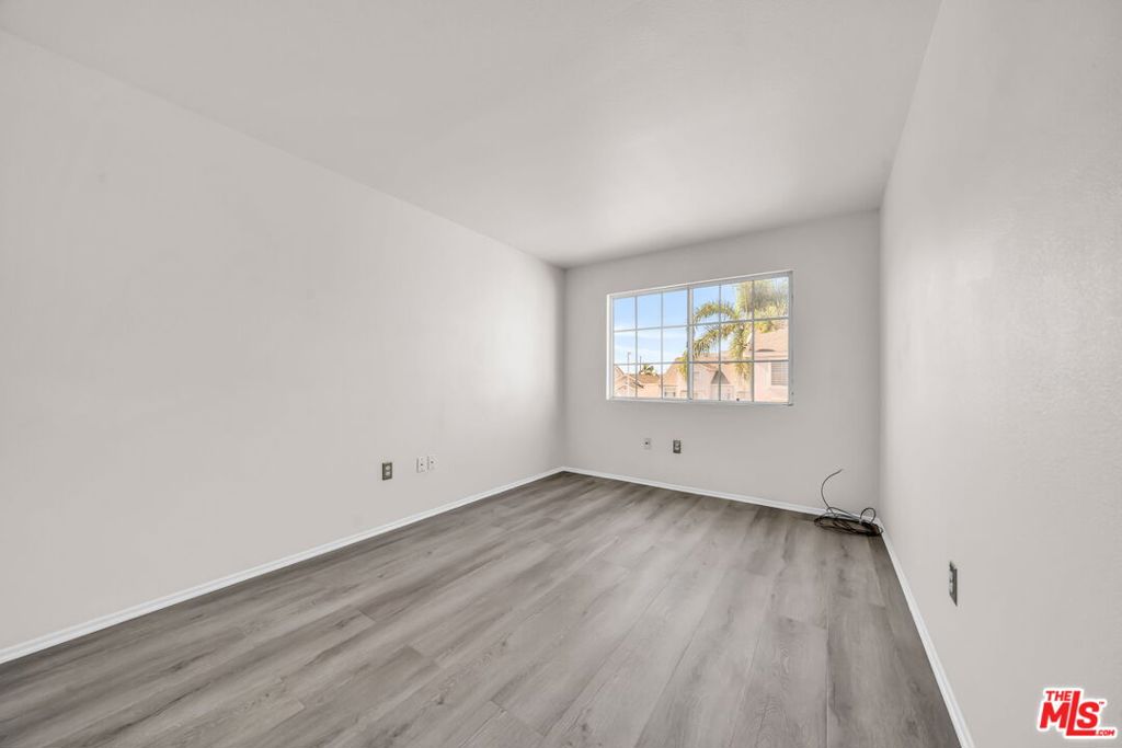 820 W Compton Boulevard 17