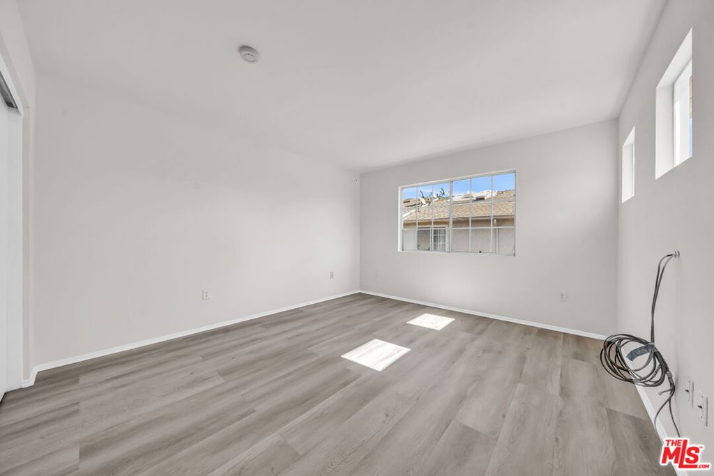 820 W Compton Boulevard 17