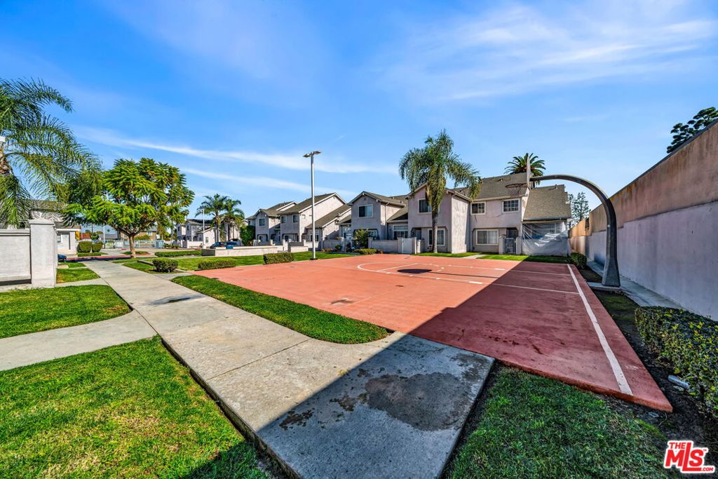 820 W Compton Boulevard 17