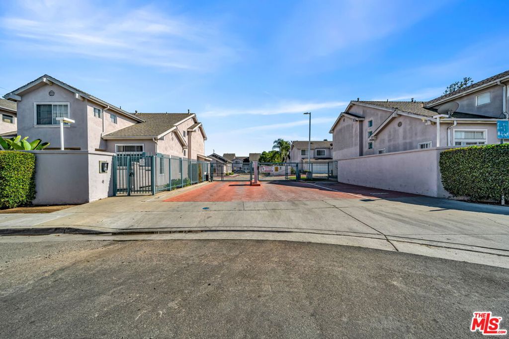 820 W Compton Boulevard 17