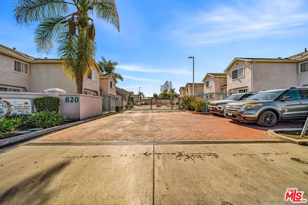 820 W Compton Boulevard 17