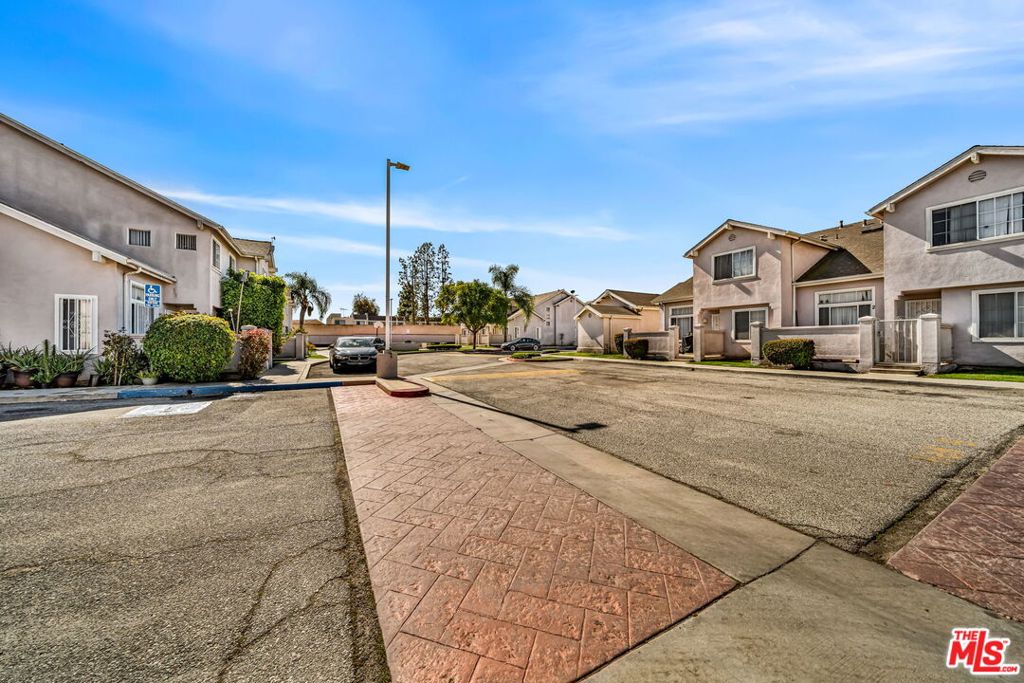 820 W Compton Boulevard 17