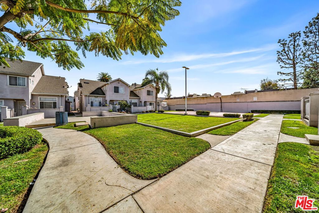 820 W Compton Boulevard 17