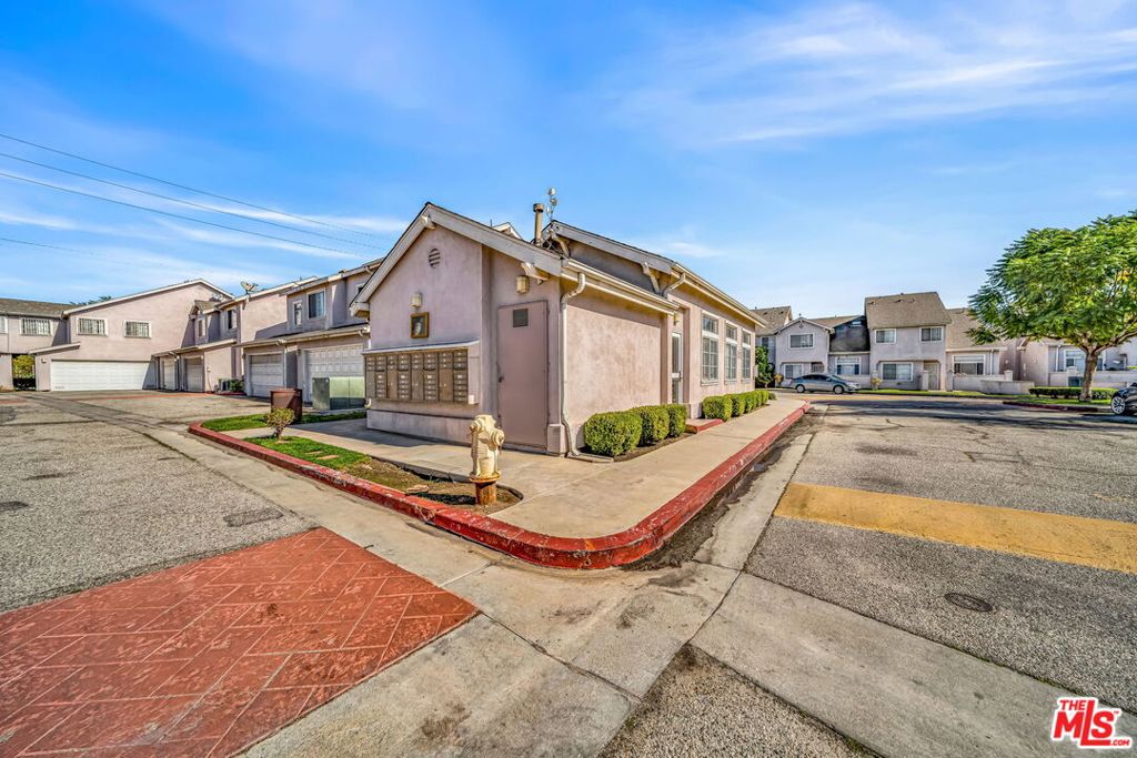 820 W Compton Boulevard 17