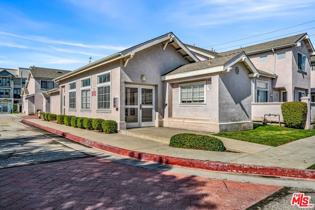820 W Compton Boulevard 17