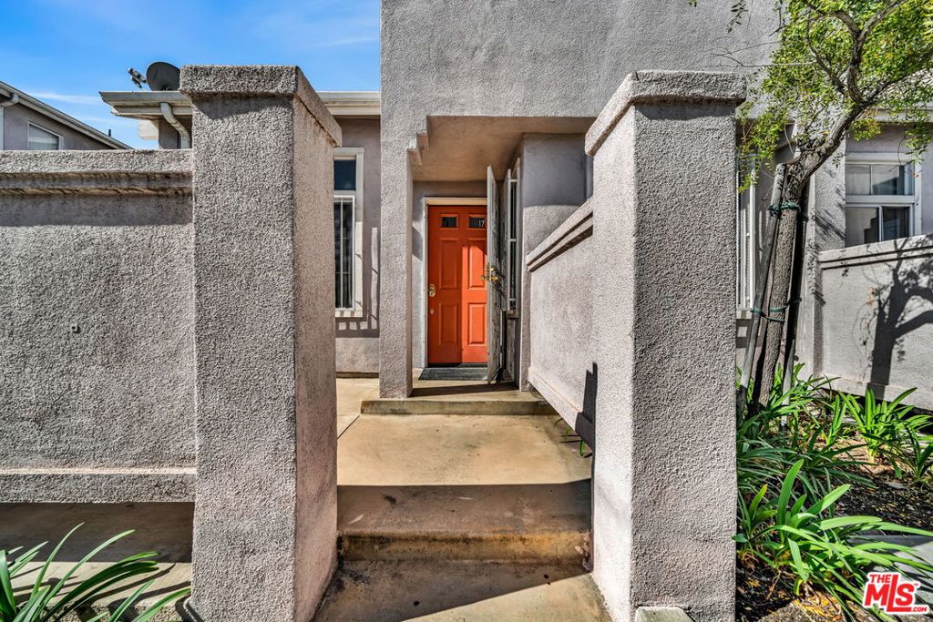 820 W Compton Boulevard 17