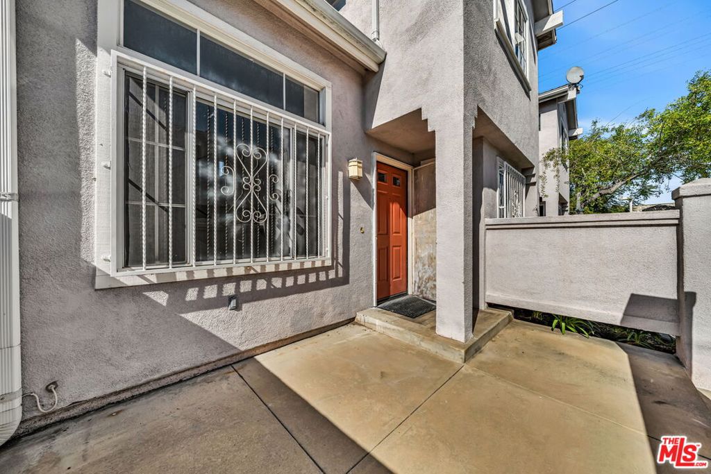 820 W Compton Boulevard 17