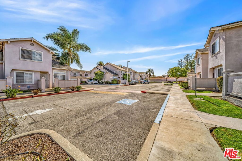 820 W Compton Boulevard 17