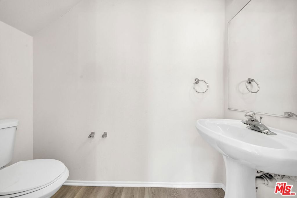 820 W Compton Boulevard 17