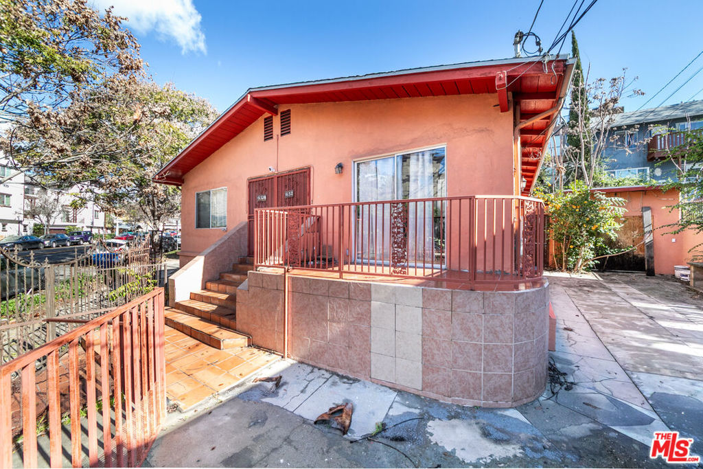 1632 Echo Park Avenue