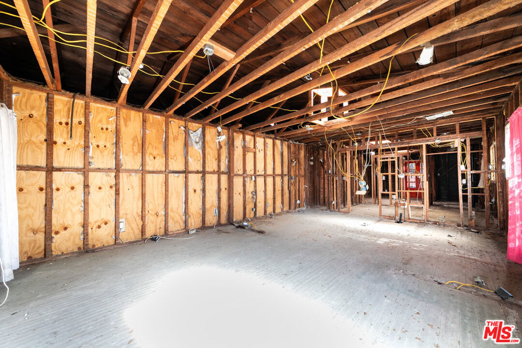 1632 Echo Park Avenue