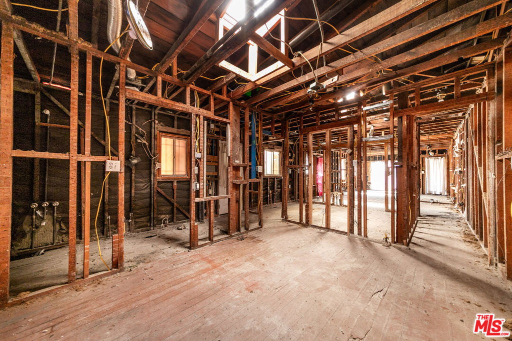 1632 Echo Park Avenue