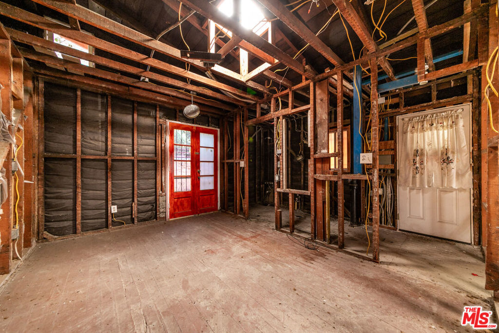 1632 Echo Park Avenue