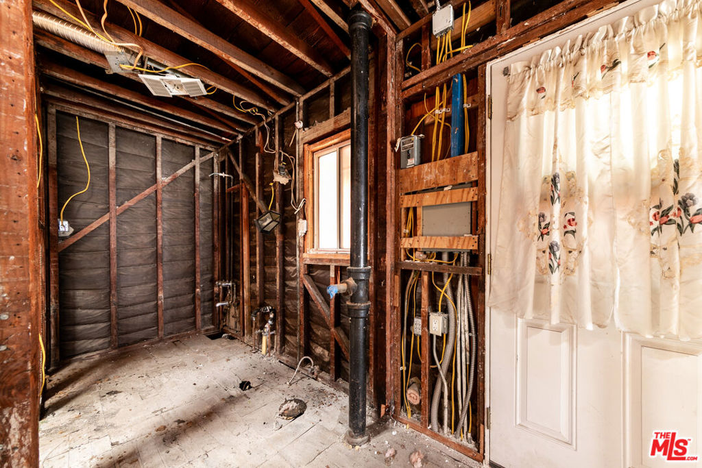 1632 Echo Park Avenue