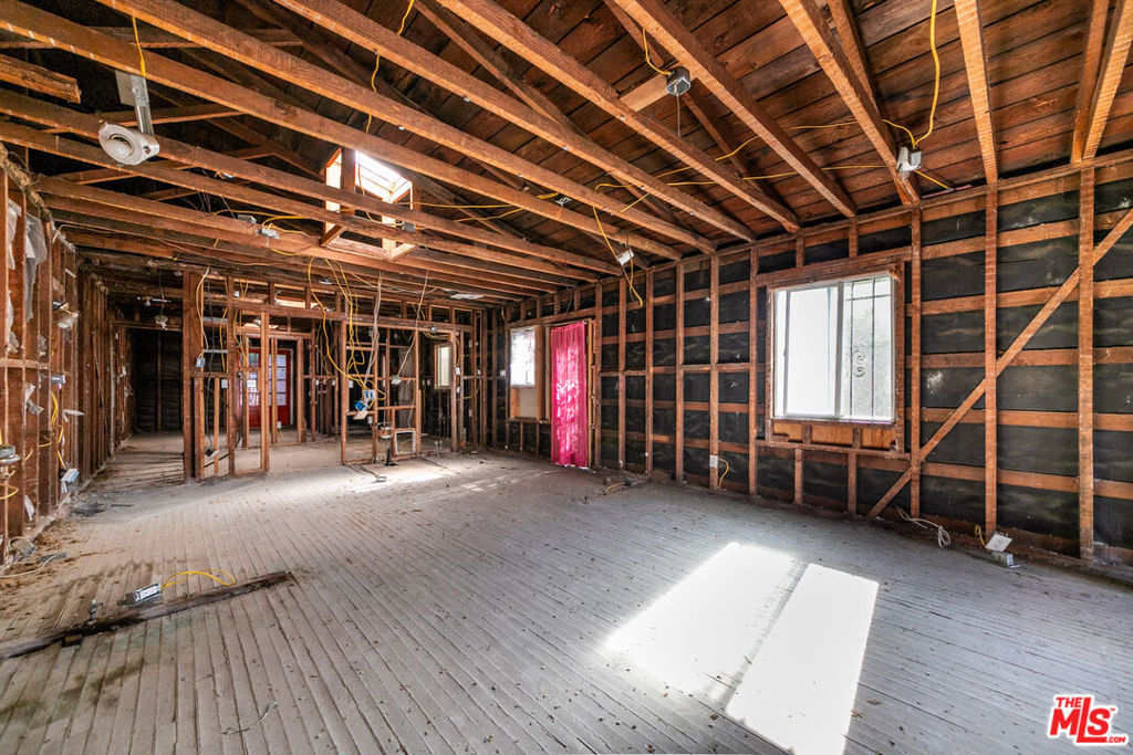 1632 Echo Park Avenue