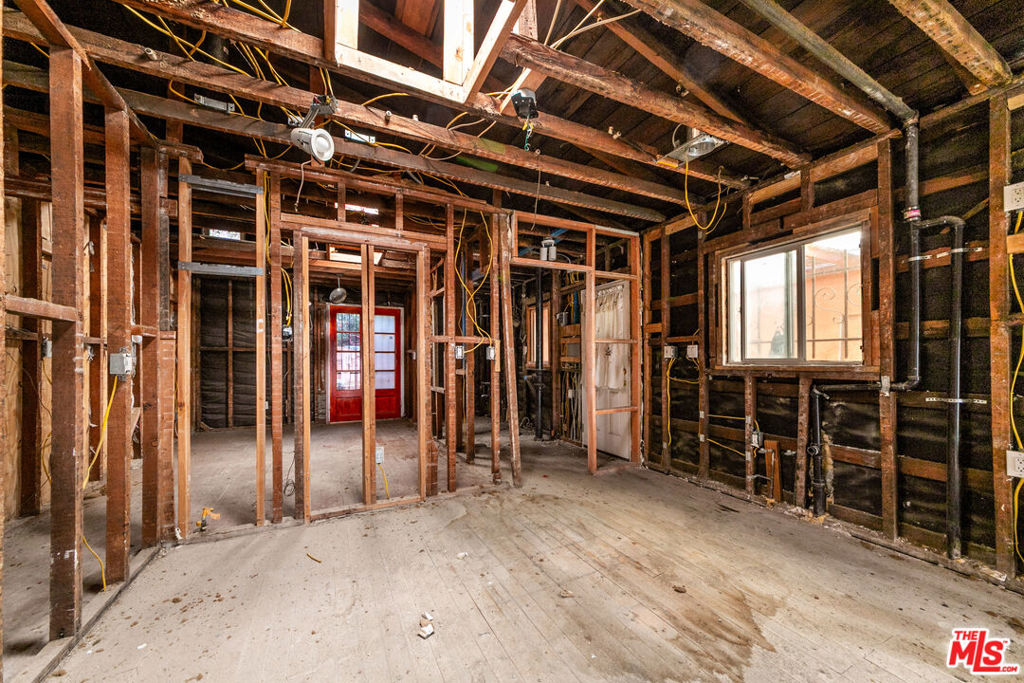 1632 Echo Park Avenue