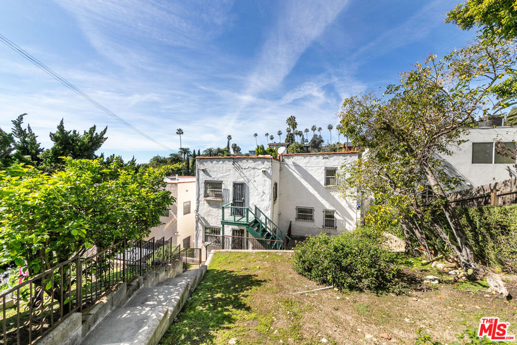 1738 Redcliff Street