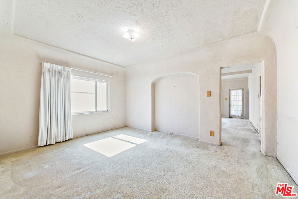 1738 Redcliff Street