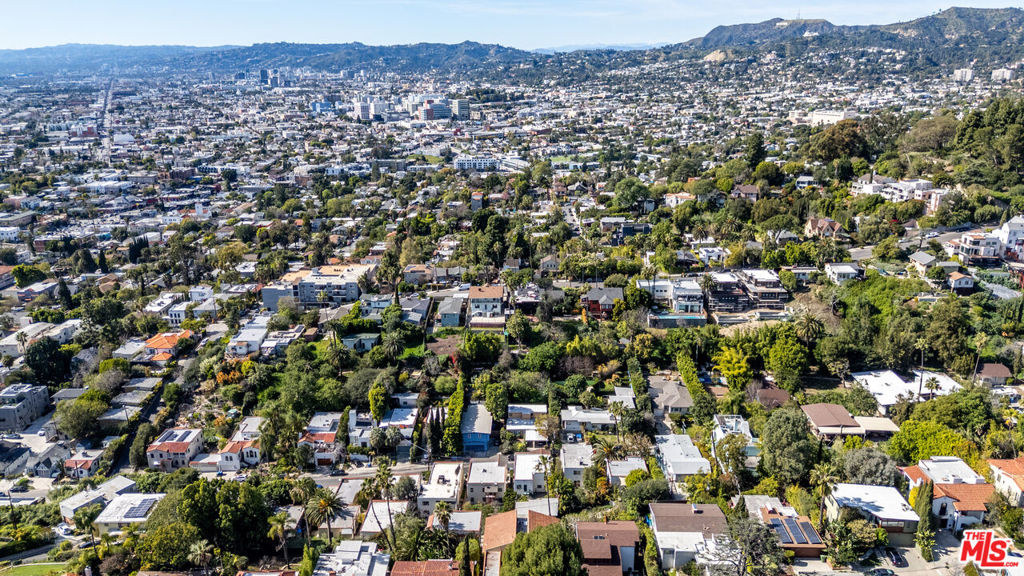 1738 Redcliff Street