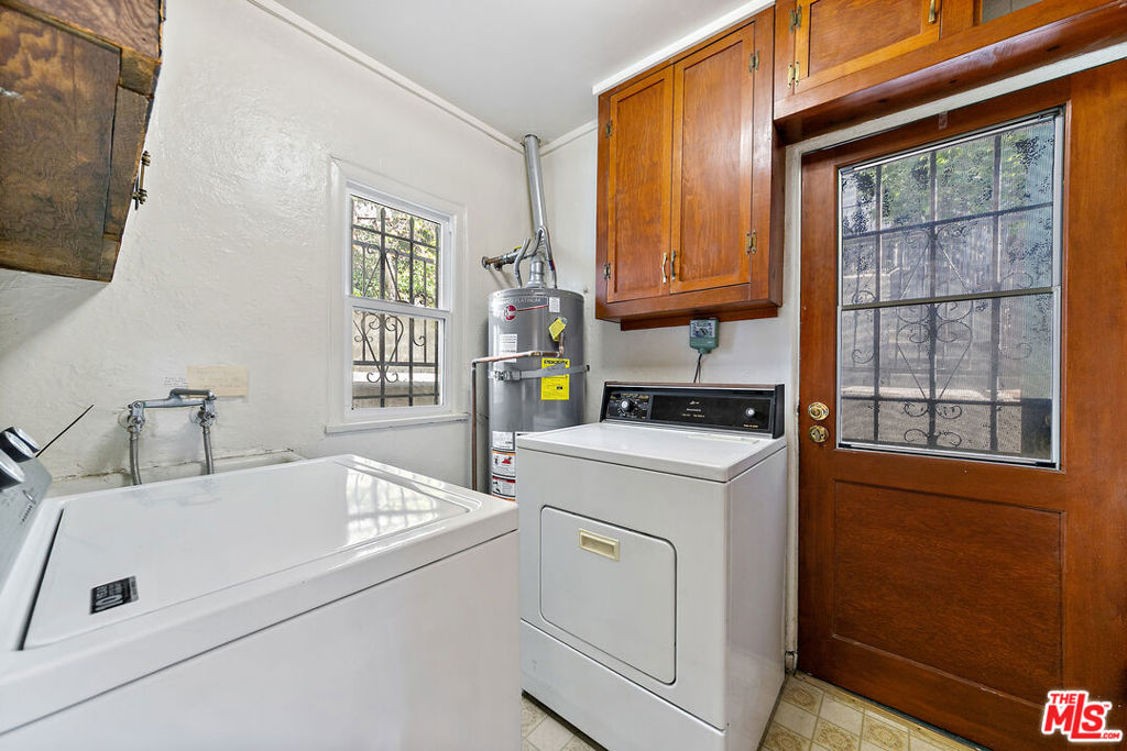 1738 Redcliff Street