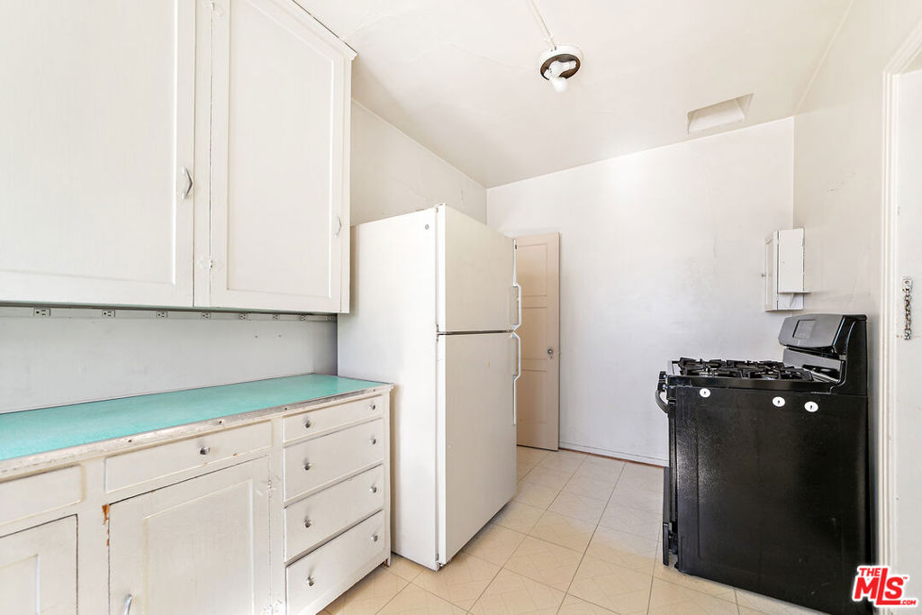 1738 Redcliff Street