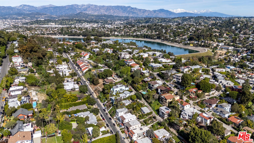 1738 Redcliff Street