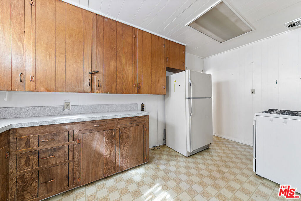 1738 Redcliff Street