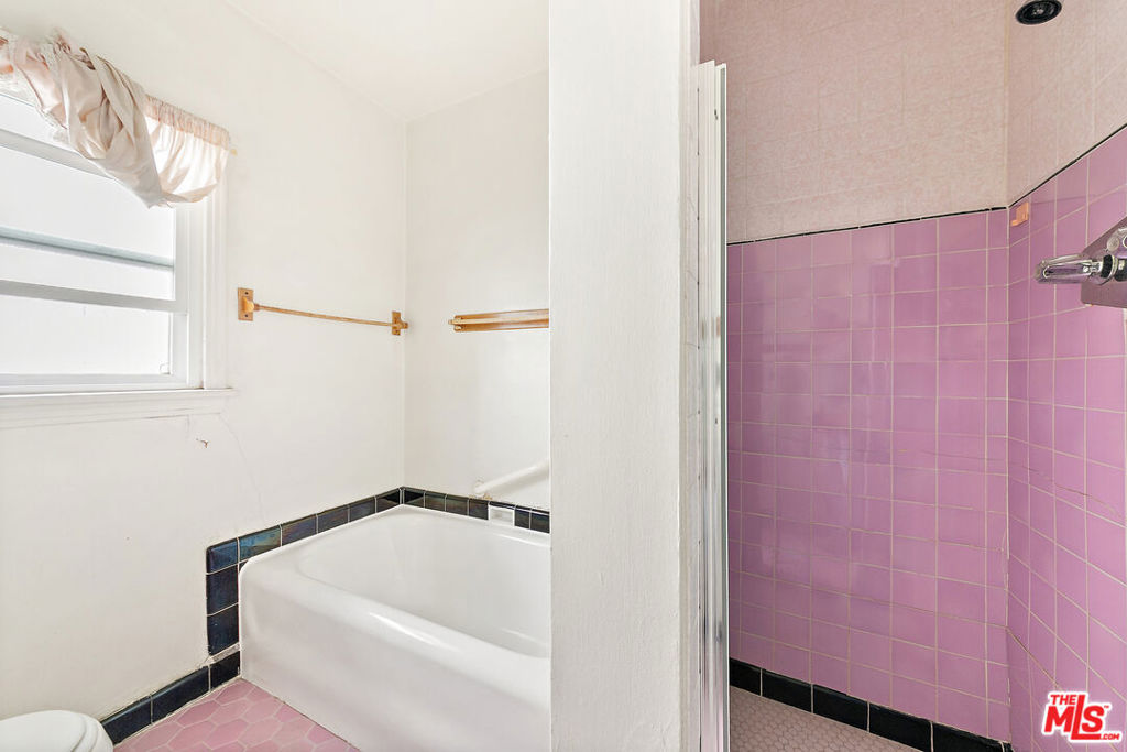 1738 Redcliff Street