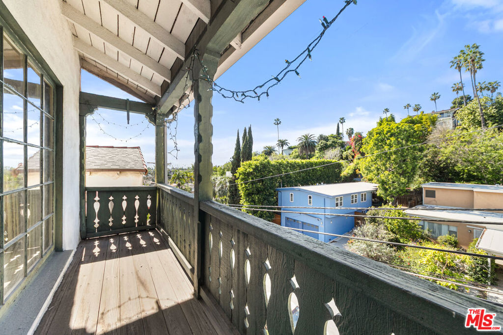 1738 Redcliff Street