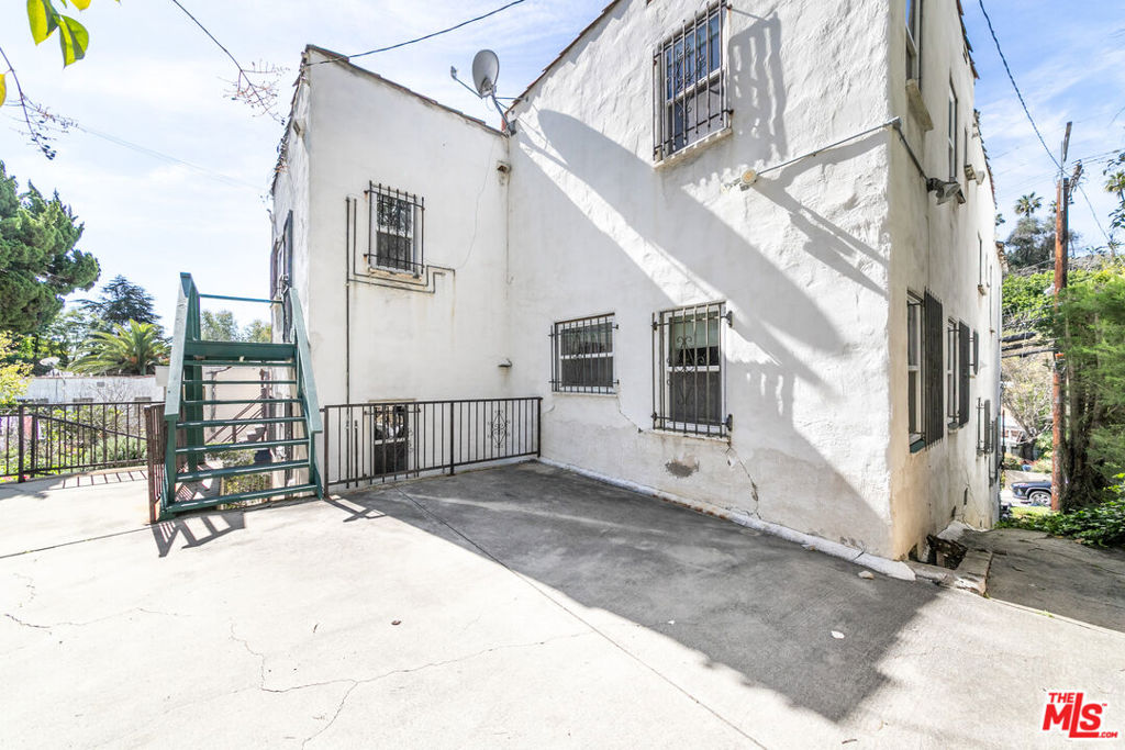 1738 Redcliff Street