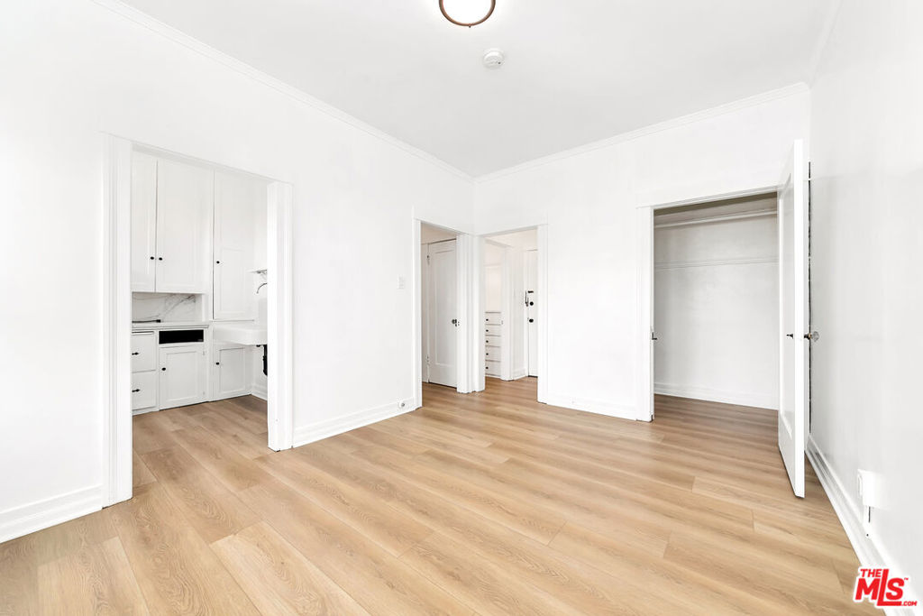 4673 Hollywood Boulevard