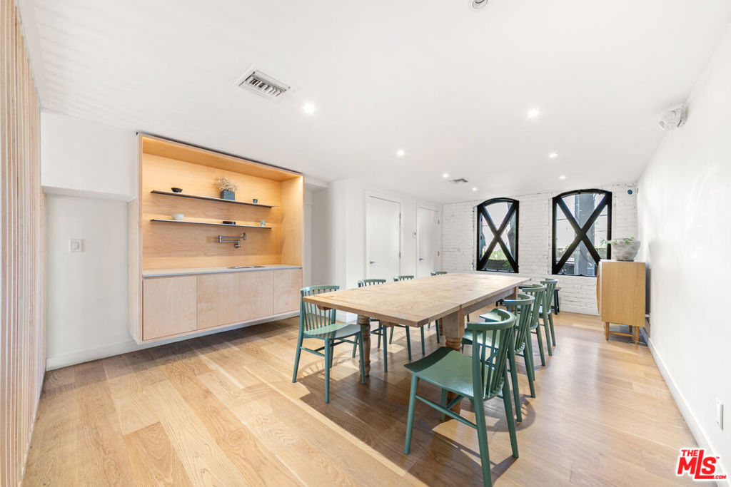 4673 Hollywood Boulevard