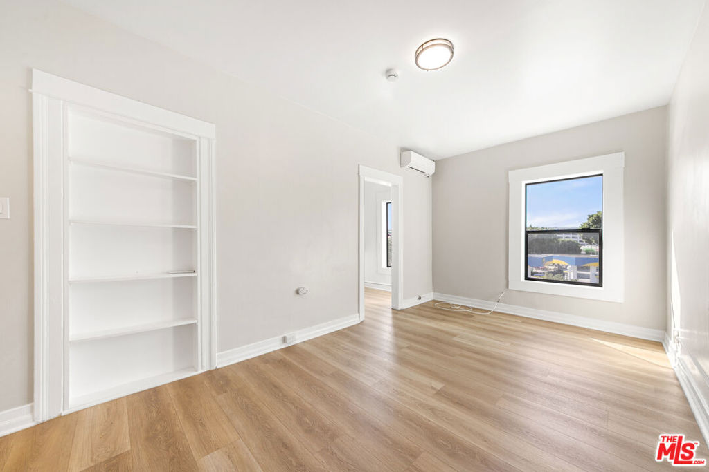 4673 Hollywood Boulevard