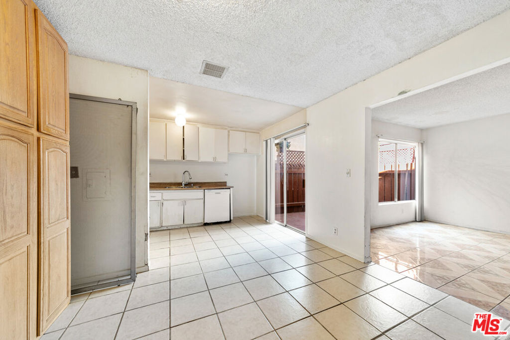 7320 Lennox Avenue L3